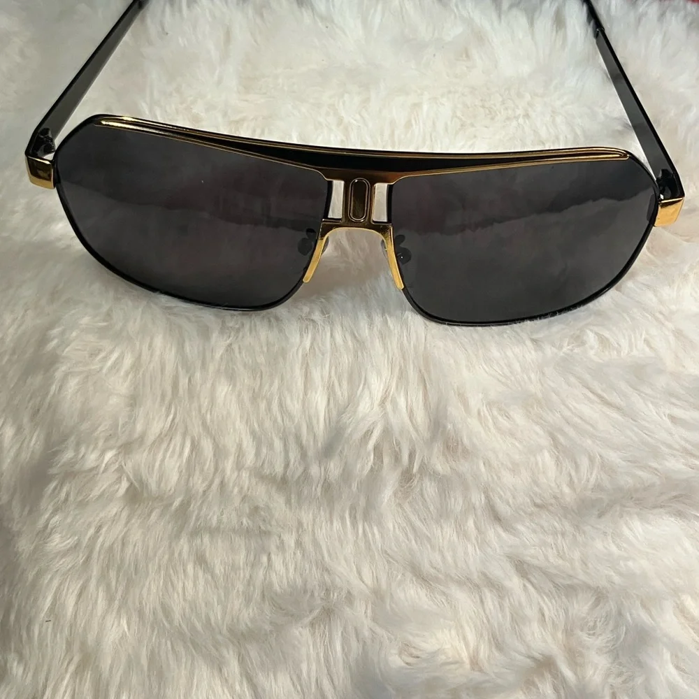 Men Stylish Black and Gold Sunglasses